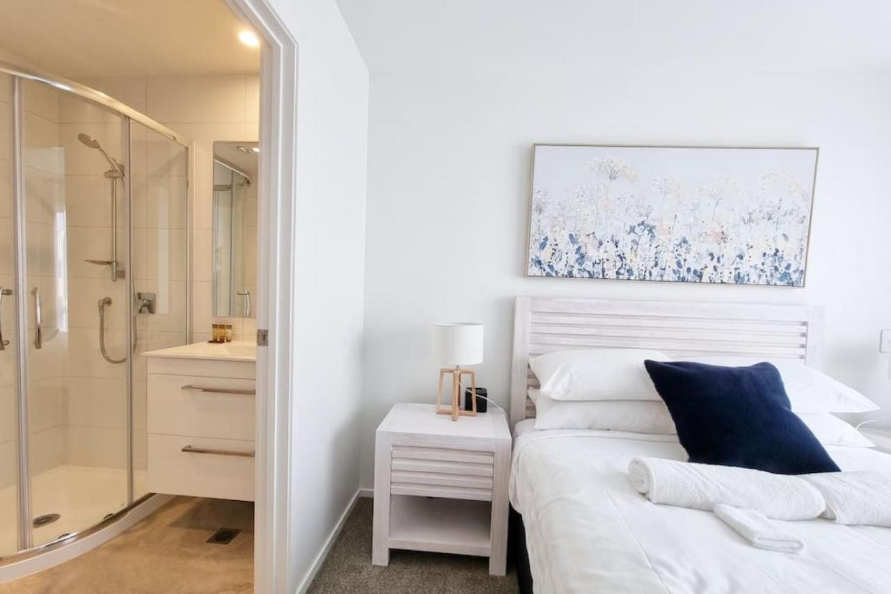 Huntington Townhouse With Patio And Parking Villa Auckland Bagian luar foto