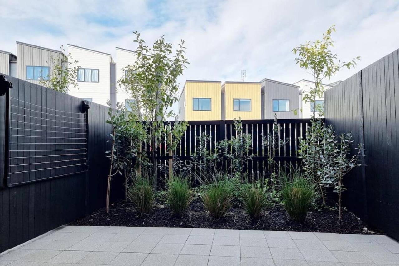 Huntington Townhouse With Patio And Parking Villa Auckland Bagian luar foto